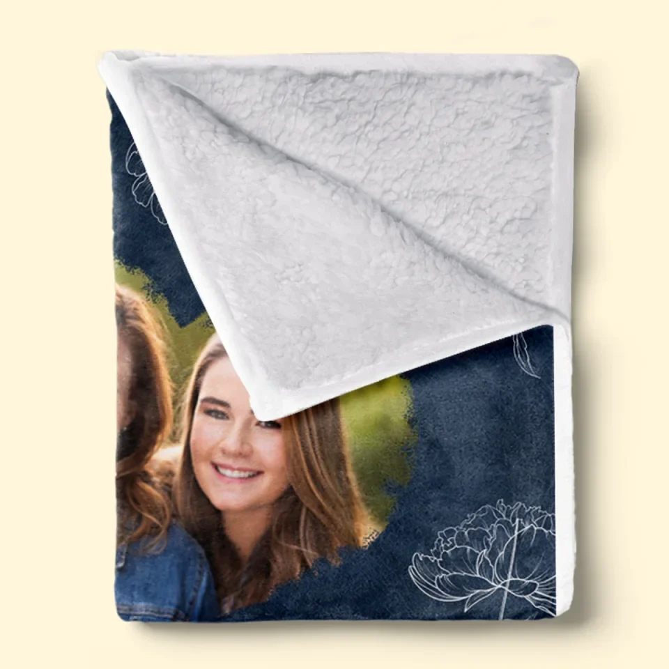 Custom Photo Feel This Hug In Your Heart - Family Personalized Custom Blanket - Gift For Mom, Daughter - Image 4