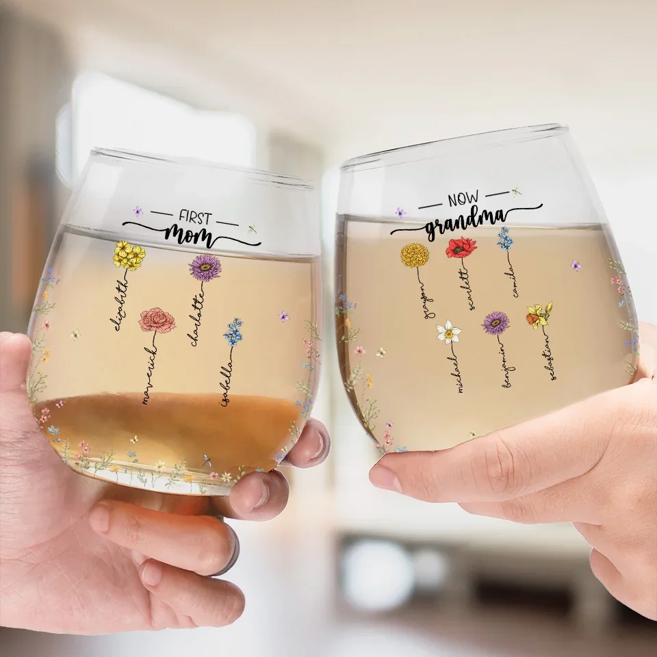 First Mom, Now Grandma - Family Personalized Custom Wine Glass - Gift For Mom, Grandma - Image 3