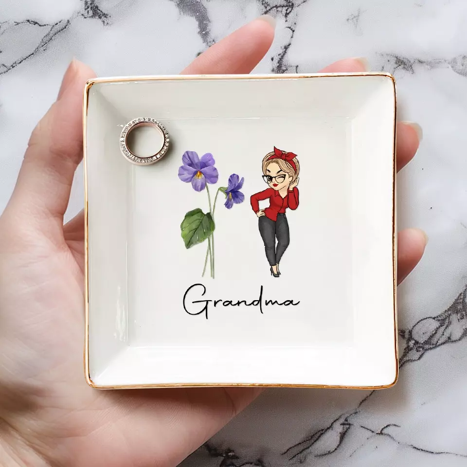 Grandmother Is The Heart Of Our Family - Family Personalized Custom Jewelry Dish - Gift For Mom, Grandma - Image 4