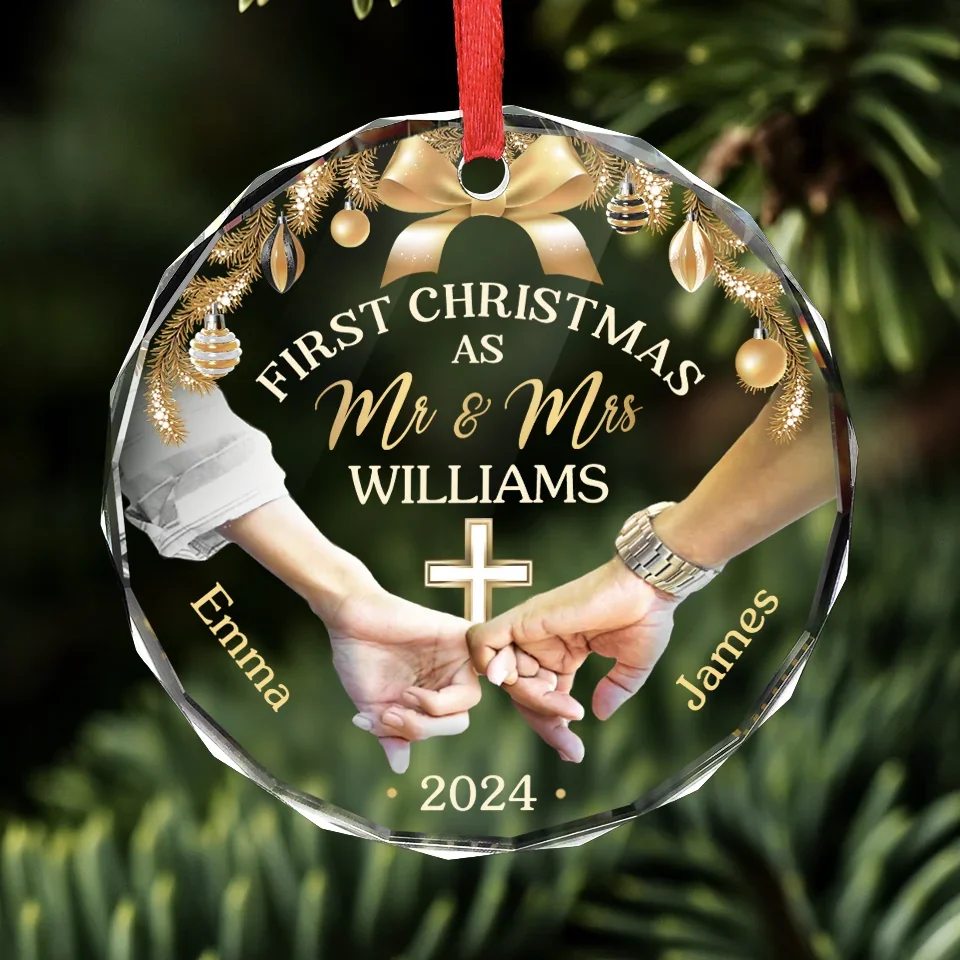 Married And Merry This Christmas - Couple Personalized Custom Circle Glass Ornament - Christmas Gift For Husband Wife, Anniversary, First Christmas - Image 3