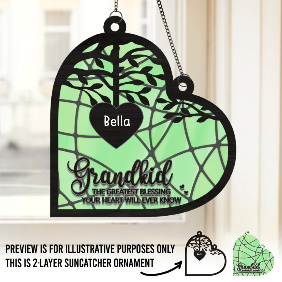 We Live In A Circle Of Love - Family Personalized Window Hanging Suncatcher - Gift For Grandma - Image 2